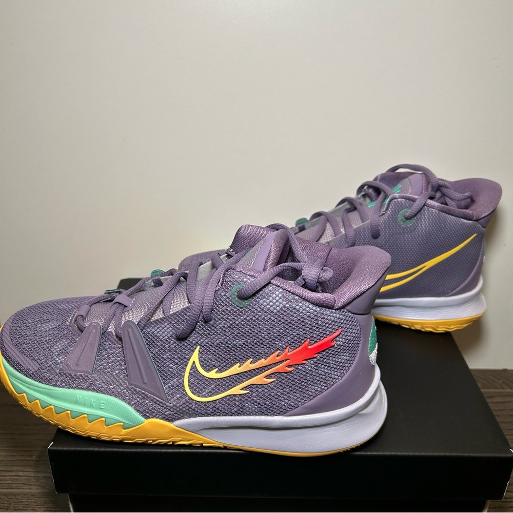 Nike Kyrie 7 Purple and Yellow Basketball Shoes 7Y - Picture 7 of 11